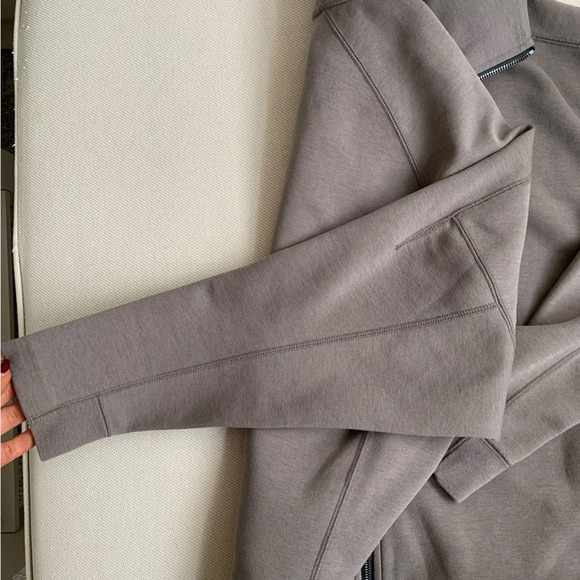 Reebok Zip Cropped Sweater - Picture 6 of 8